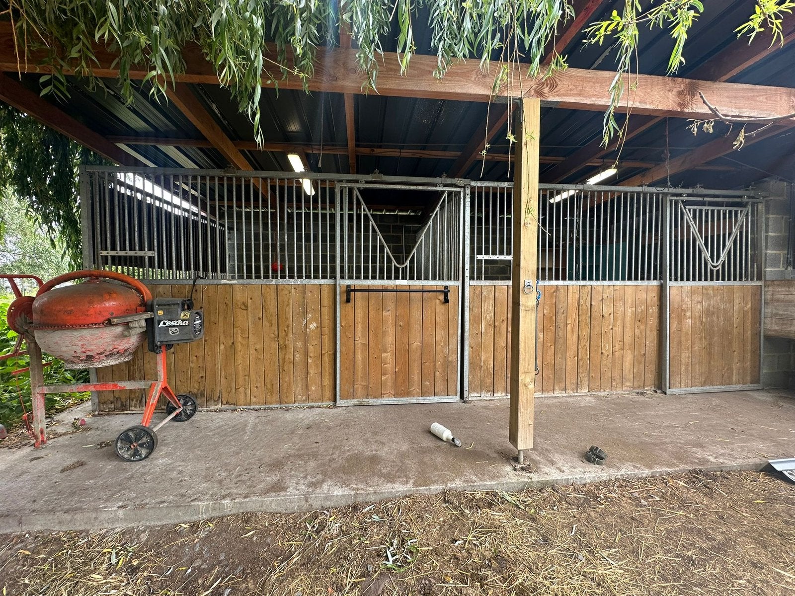 Deux box a vendre, Mise à l'étable, 4 chevaux ou poneys ou plus
