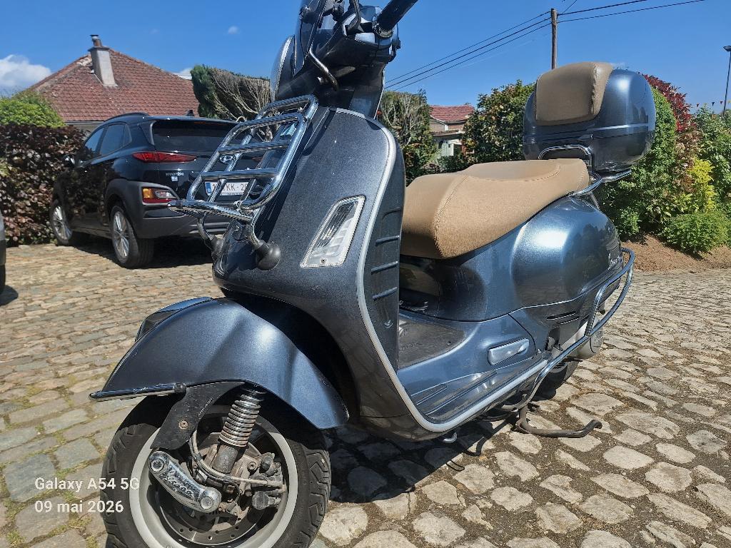 Vespa GTS 300 à vendre, Fietsen en Brommers, Scooters | Vespa, Zo goed als nieuw, Overige modellen, Benzine, Ophalen