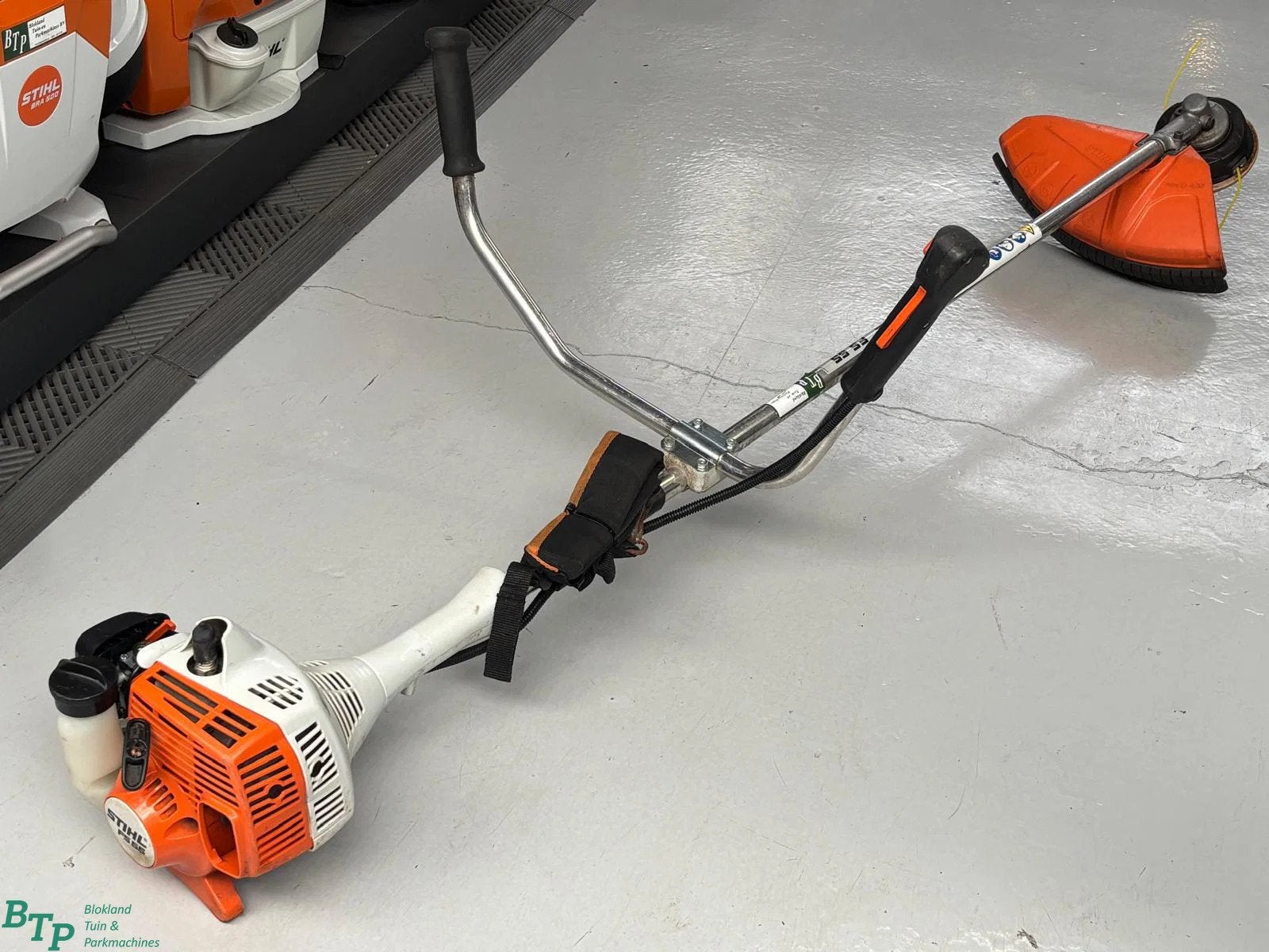 Stihl lichte bosmaaier kantenmaaier met draadkop, Maaier
