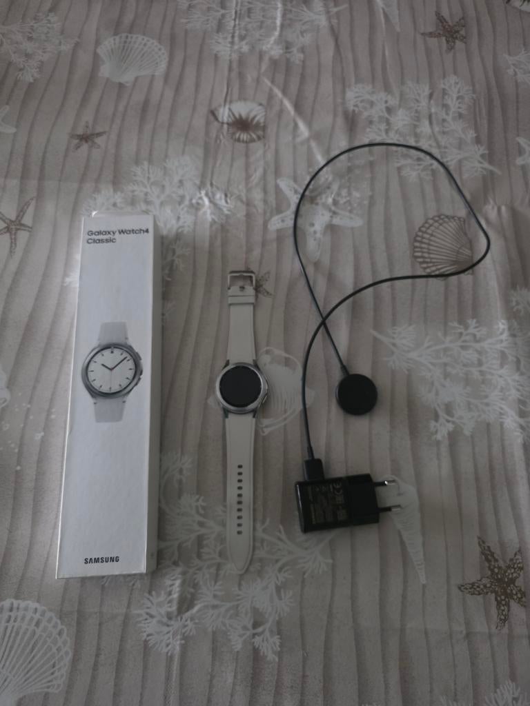 Samsung galaxy watch 4 classic, Handtassen en Accessoires, Smartwatches, Ophalen
