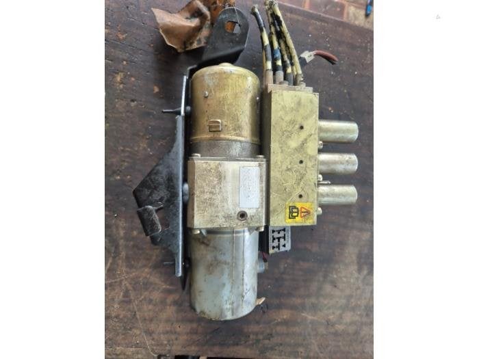 Moteur toit escamotable d'un Peugeot 306, -, 3 mois de garantie, Utilisé, -