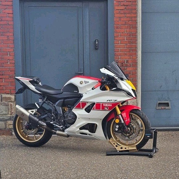 Yamaha R7 60e anniversaire + 1 an de garantie, Entreprise, Neuf, ABS