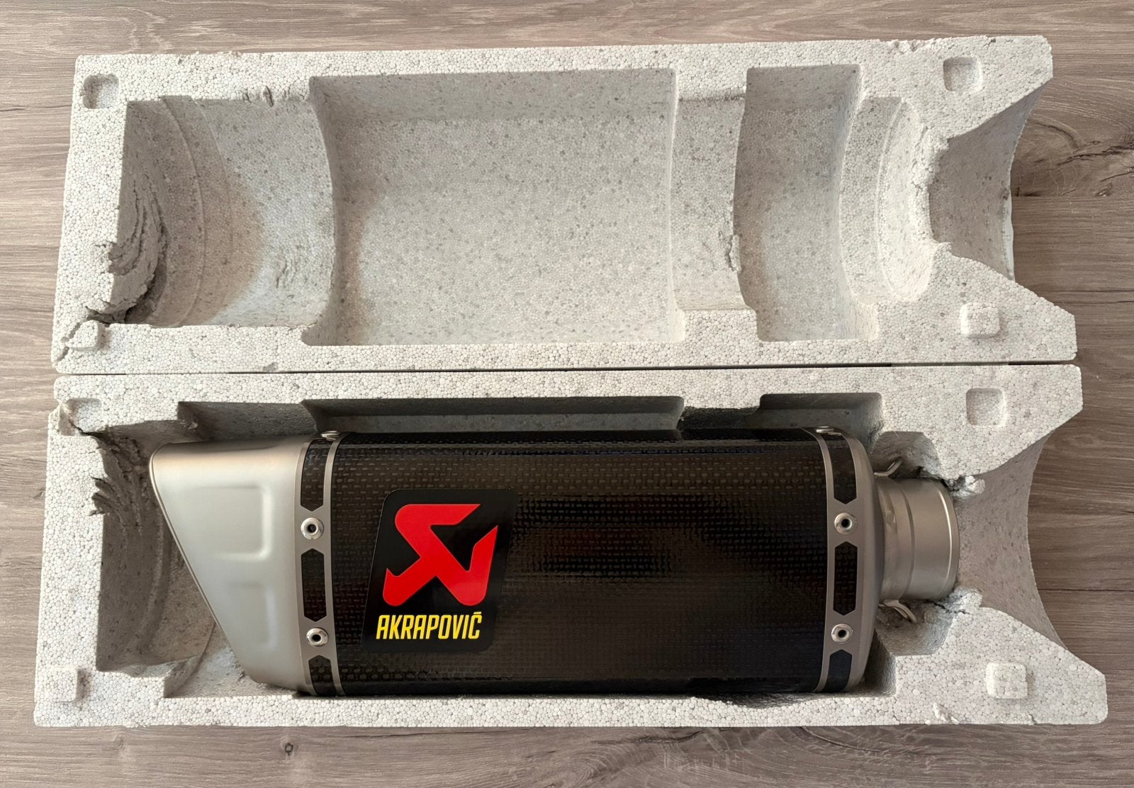 AKRAPOVIC M-AP01503C CARBONE NEUF – MT-09 / MT-09 SP, Motos, Enlèvement, Neuf