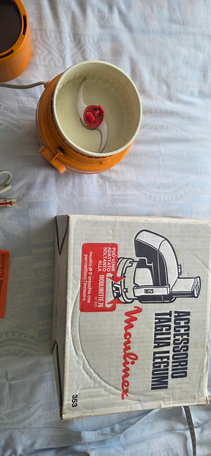 Vintage Moulinex Taglia Legumi (Model 353) – Groentesnijder, Ophalen, Oranje