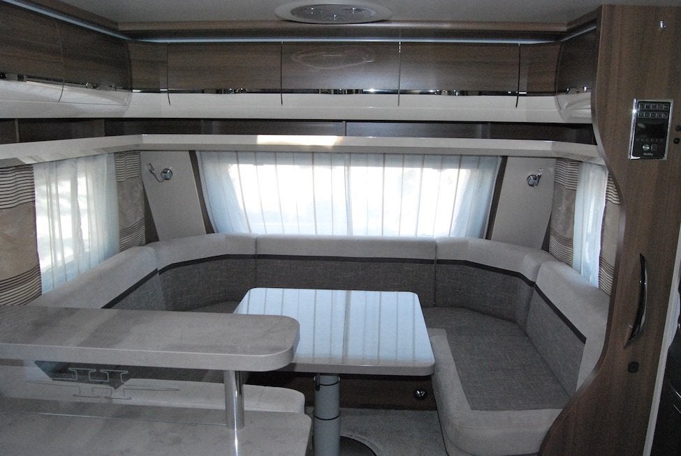 Hobby FC Prestige 2021 caravan, Caravans en Kamperen, Caravans, Omvormbare zithoek, Rondzit, Hobby, 7 tot 8 meter