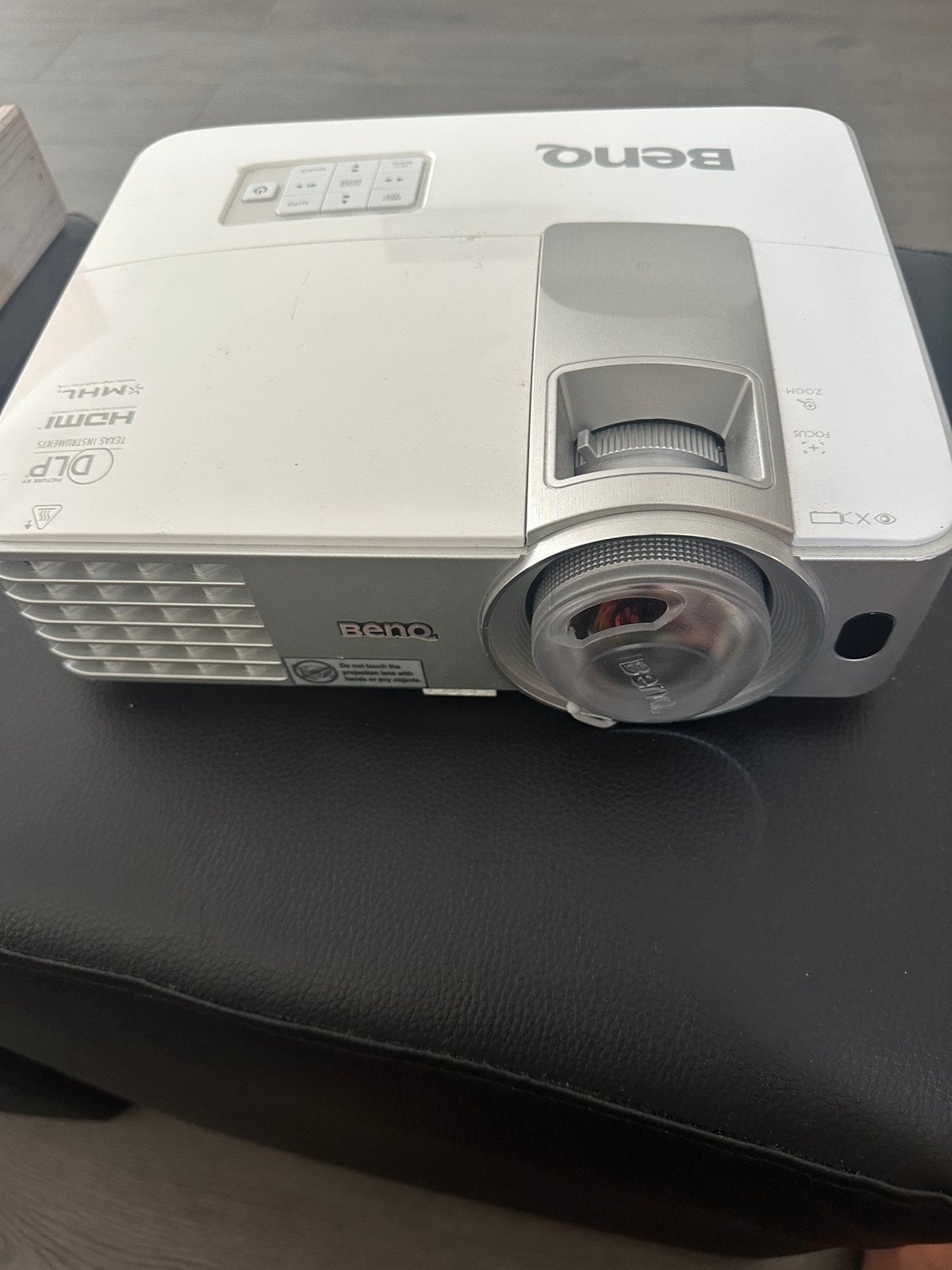 Beamer benQ, TV, Hi-fi & Vidéo, Enlèvement, Comme neuf