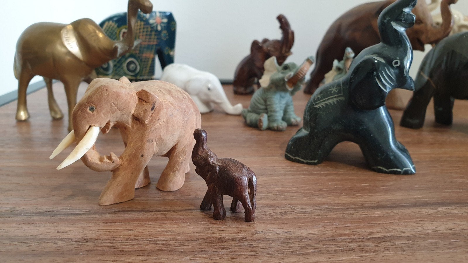 Collection d'éléphants, Enlèvement ou Envoi
