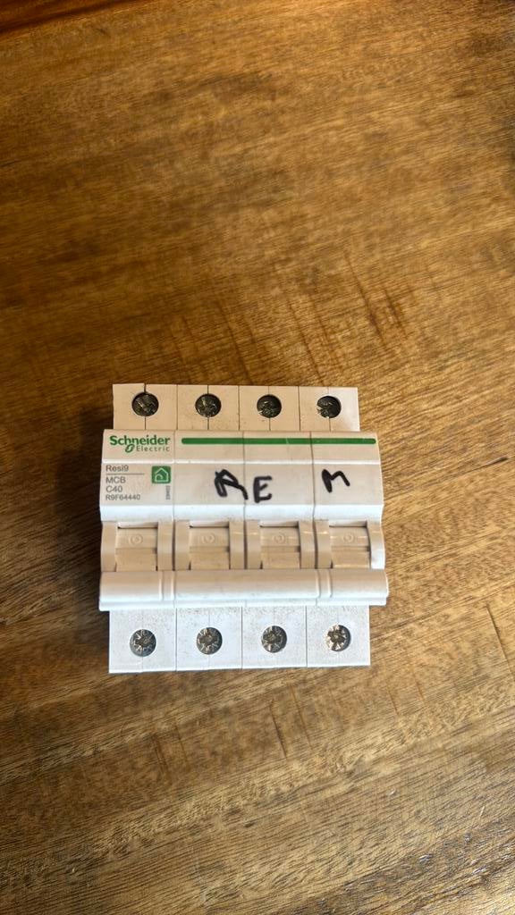 Electric automaat duikers 4P 40A C 3kA - R9F64440 etc, Enlèvement, Utilisé