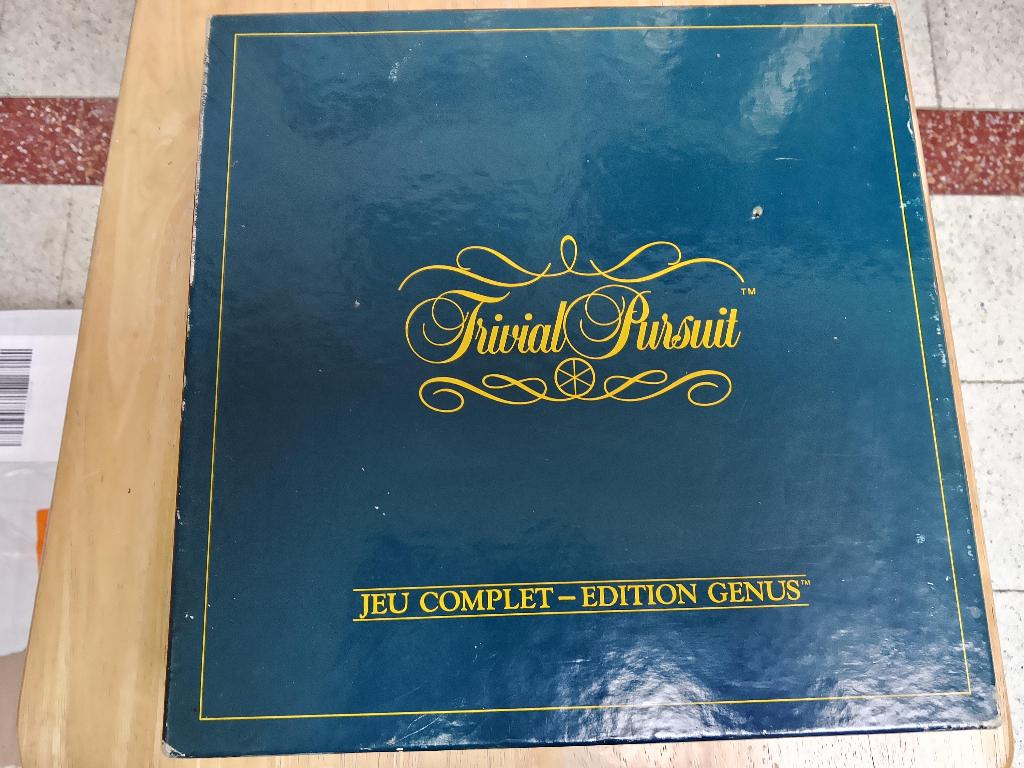 Trivial Pursuit édition Genus, Hobby & Loisirs créatifs, Jeu de voyage, Enlèvement ou Envoi, Genus, Trois ou quatre joueurs