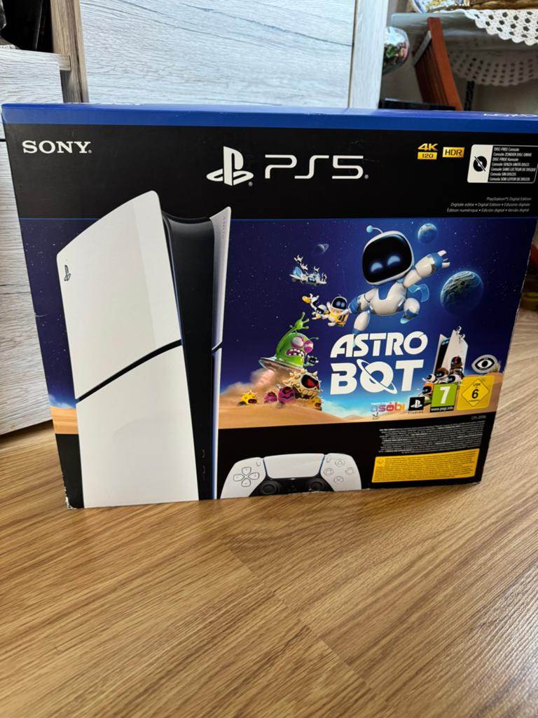 PlayStation 5 Slim – Digital Edition - 10 uur mee gespeeld, Games en Spelcomputers, Spelcomputers | Sony PlayStation 5, Zo goed als nieuw