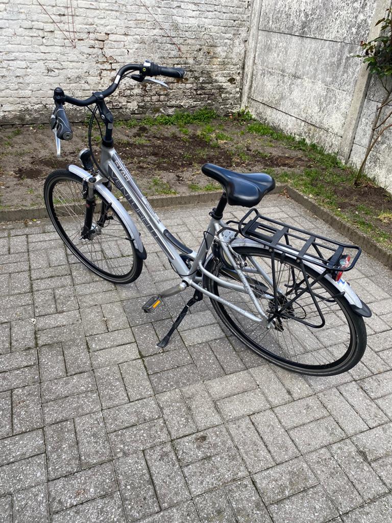 VENTURELLI DAMES👩🏻‍🦰FIETS IN NIEUW👌STAAT, Fietsen en Brommers, Ophalen, Zo goed als nieuw