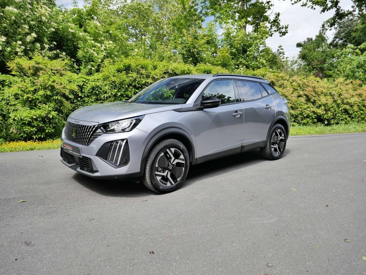 Peugeot 2008 Mild Hybrid Allure e-DCS Allure 145 PK, Autos, 100 kW, Argent ou Gris, Achat, Commande vocale