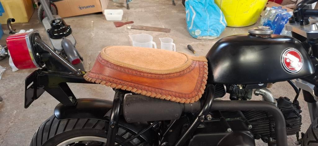 Siège en cuir personnalisé pour Honda Z50A., Enlèvement ou Envoi