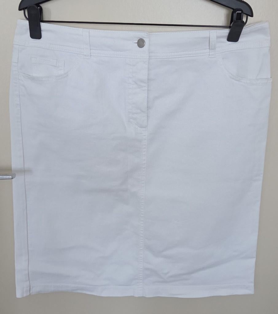 Rechte katoen witte rok met Elasthan van Gerry Weber, Wit, Maat 42/44 (L), Ophalen of Verzenden, Gedragen