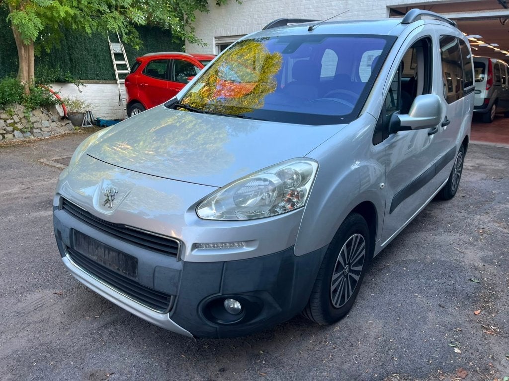 Peugeot Partner Tepee 1.6 e-HDi Active STT ETG, Autos, Peugeot, Entreprise, Achat, Partner, ABS, Airbags, Air conditionné, Ordinateur de bord