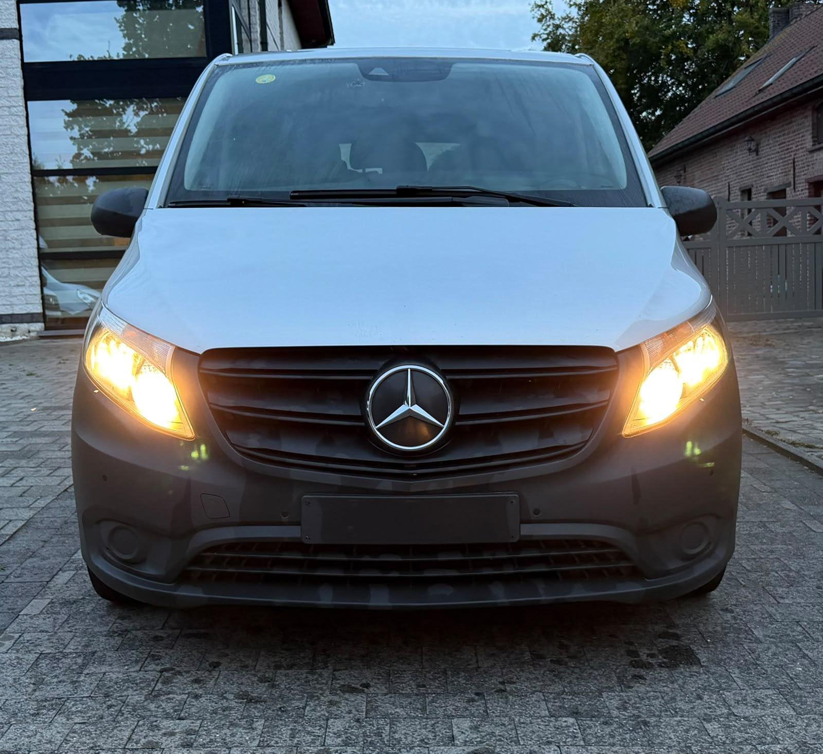 MERCEDES VITO 1.9 DIESSEL, Argent ou Gris, Achat, 4 portes, Entreprise