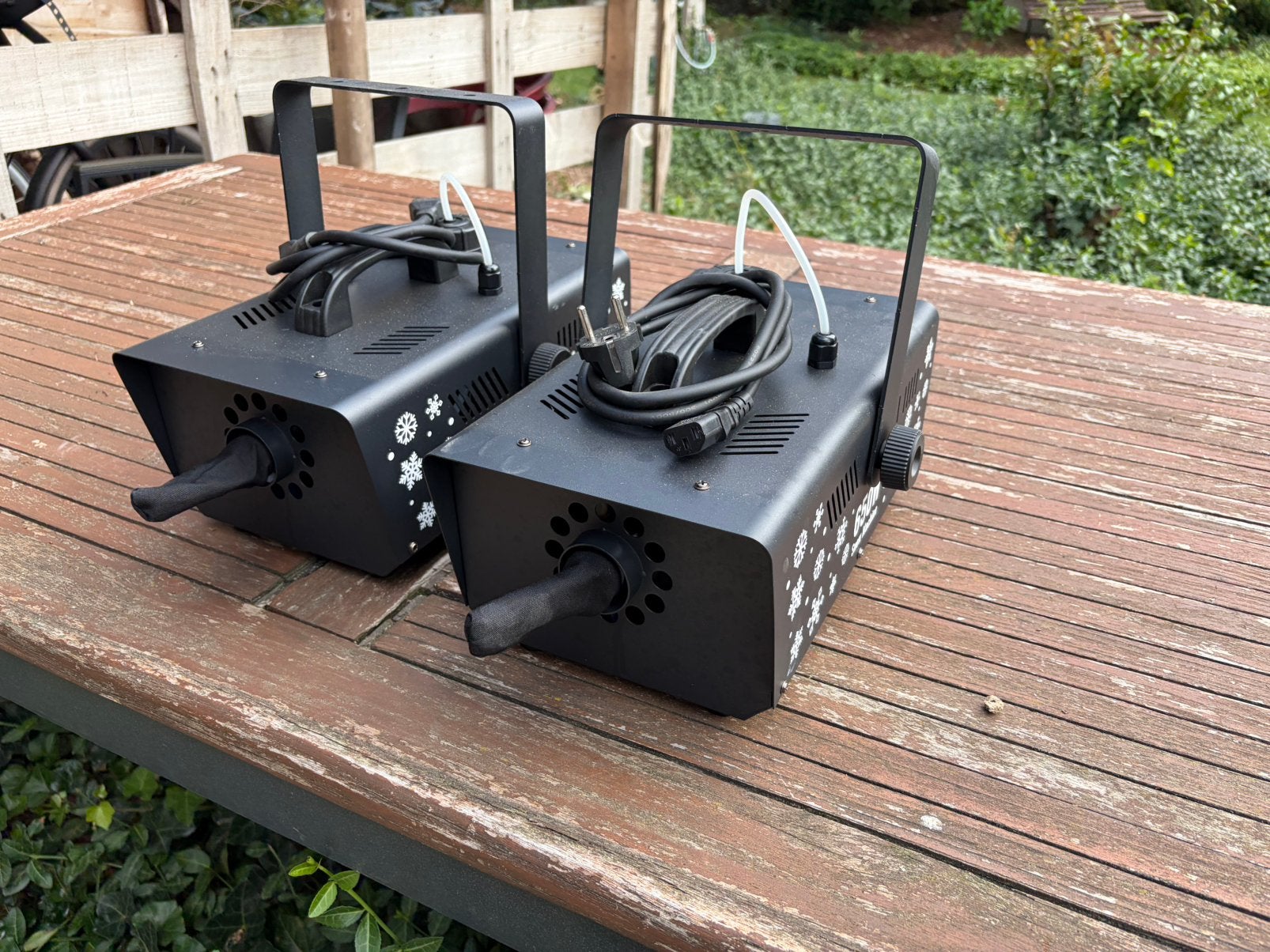 2x sneeuwmachine 650w, Muziek en Instrumenten, Licht en Laser, Ophalen, Zo goed als nieuw