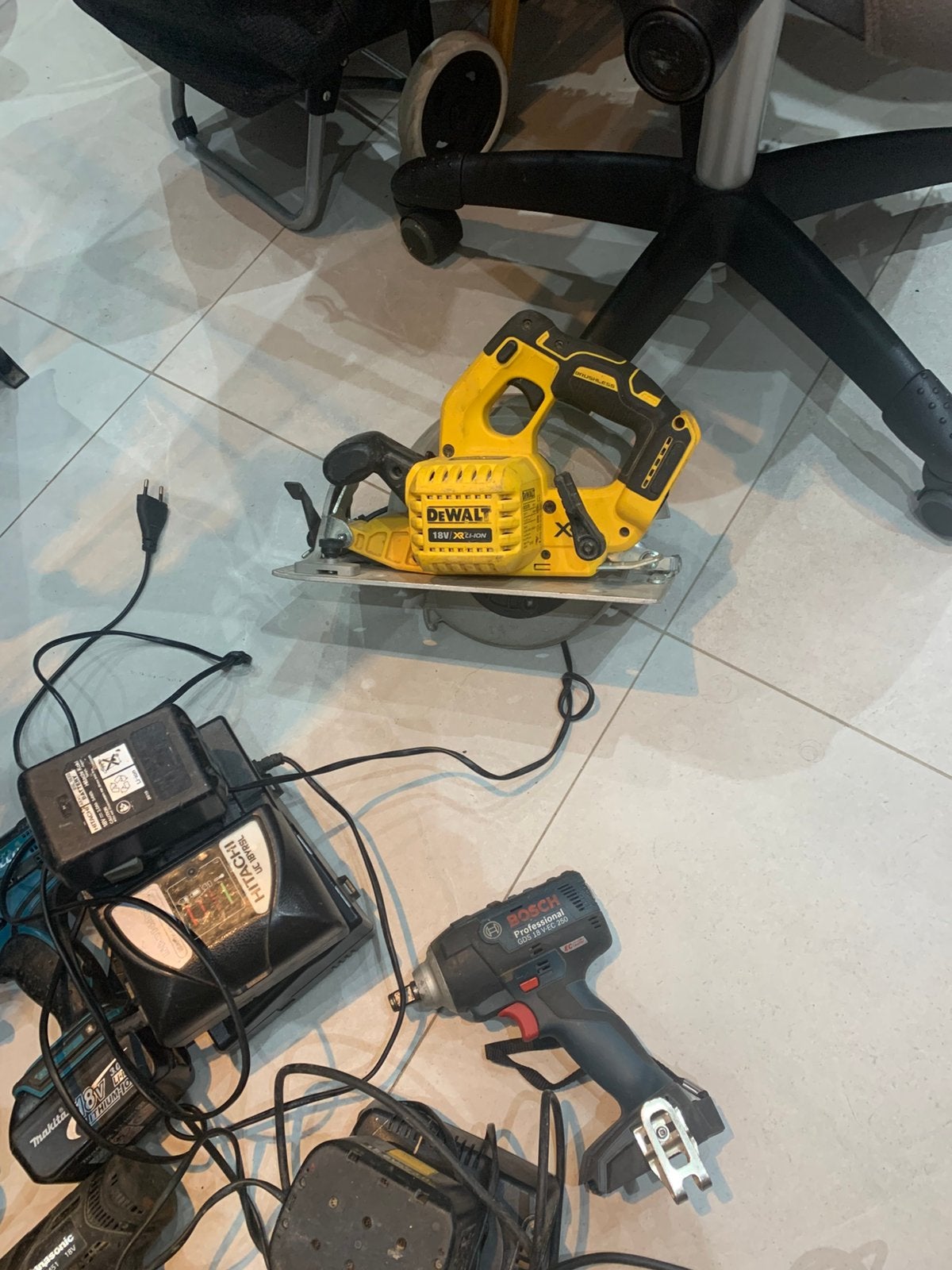DEWALT scie circulaire, Enlèvement