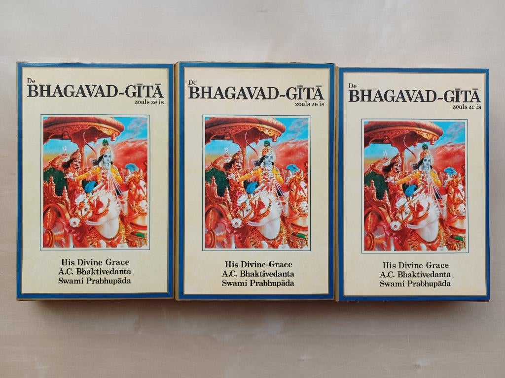 Bhagavad Gita zoals ze is - deel 1 tem 3, Boeken, Godsdienst en Theologie, Ophalen of Verzenden, Zo goed als nieuw, Hindoe