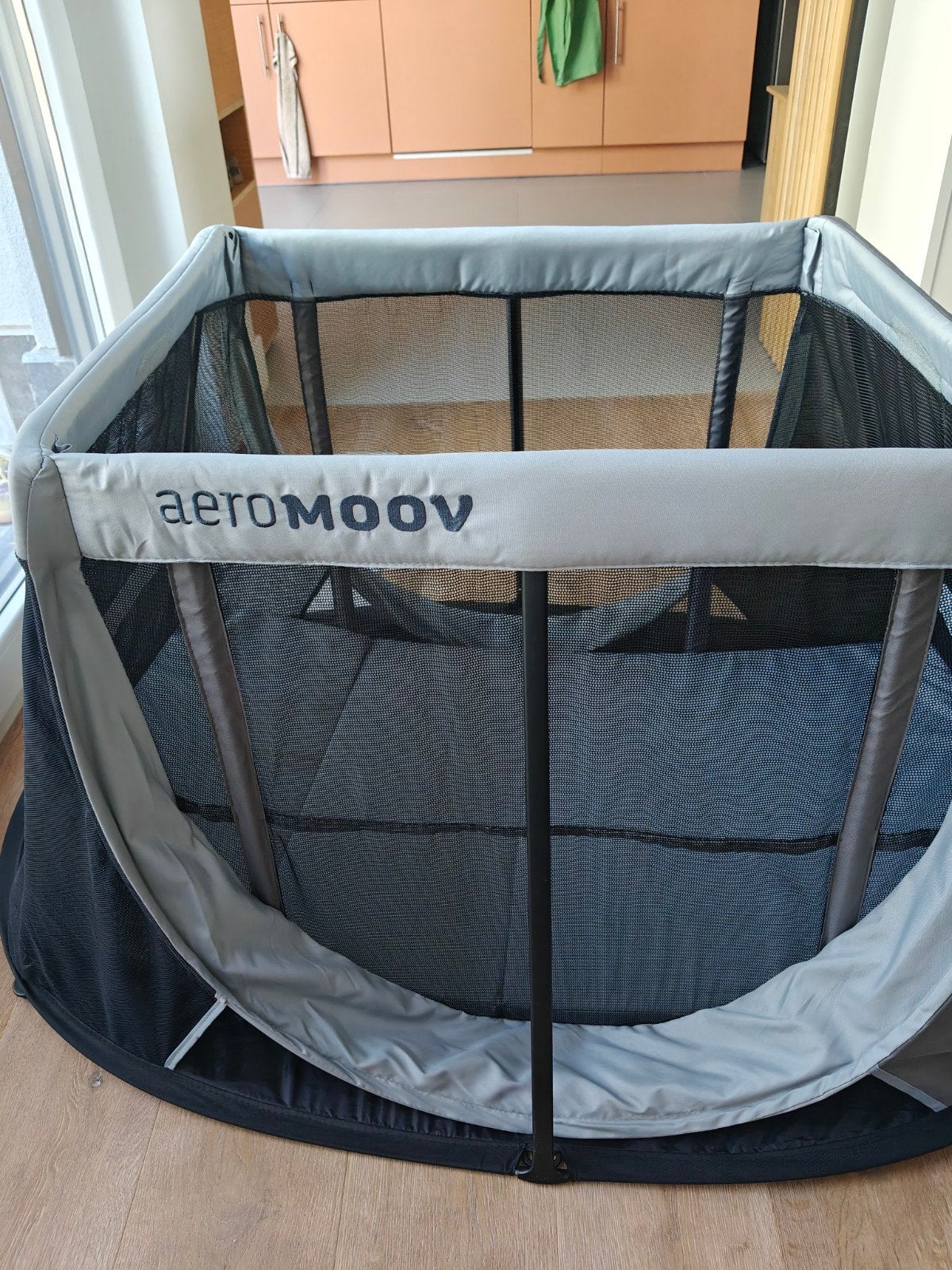 Aeromoov reisbedje + matrasovertrek, Ophalen, Zo goed als nieuw, Reisbedje