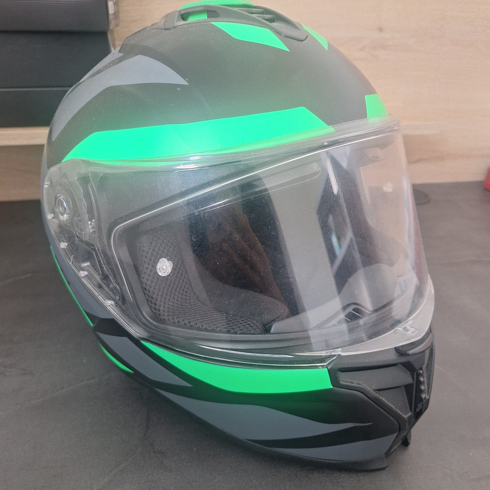 Zwart en groen motor helmet, Motoren, Kleding | Motorhelmen, Ophalen, M, Kinderen, Integraalhelm
