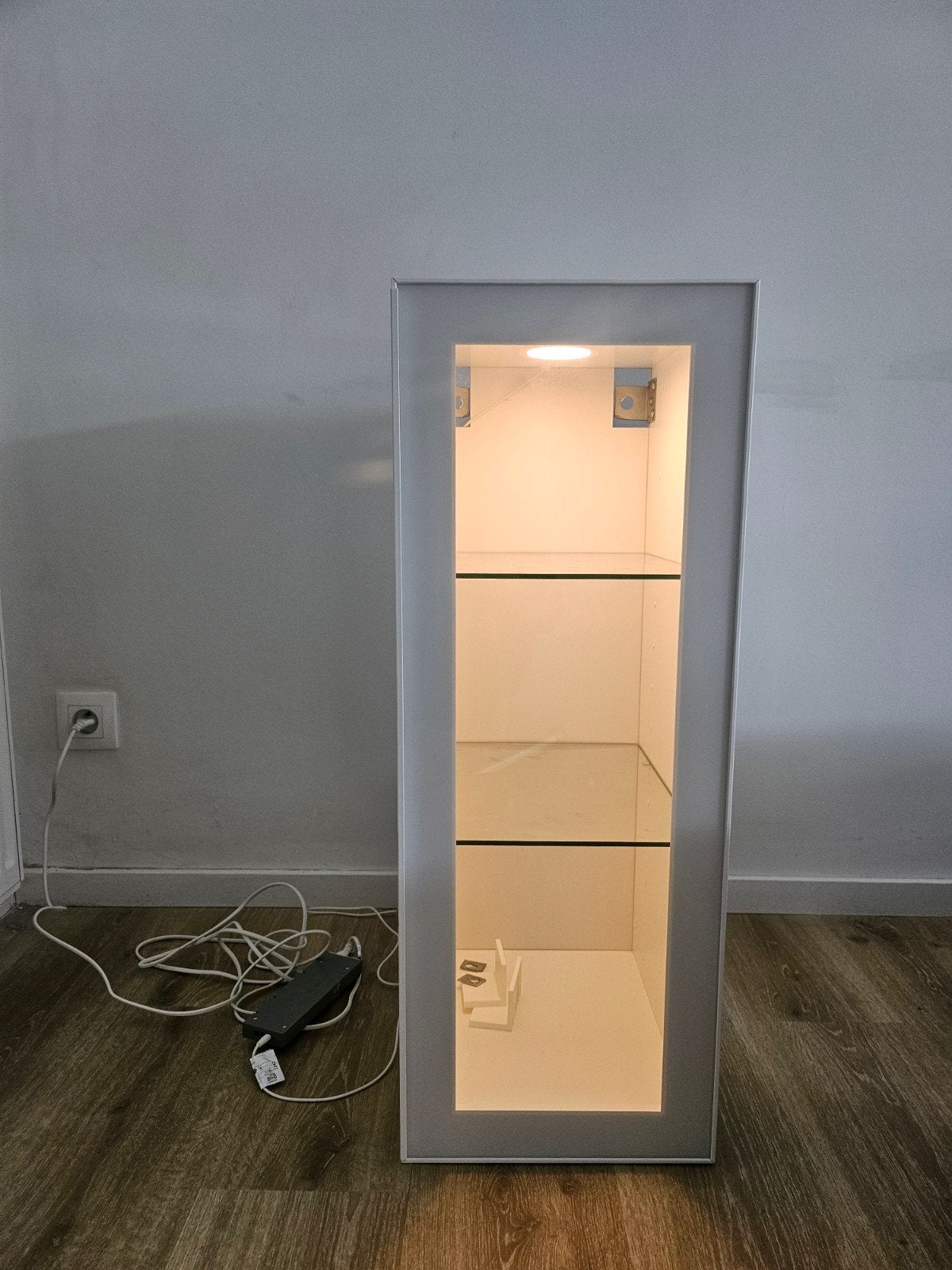 Meuble metod ikea vitrine avec spot et télécommande, Maison & Meubles, Enlèvement