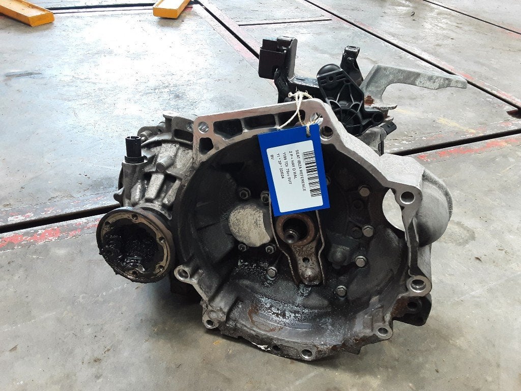VERSNELLINGSBAK Seat Ibiza IV SC (6J1) (MAL), Gebruikt, Seat