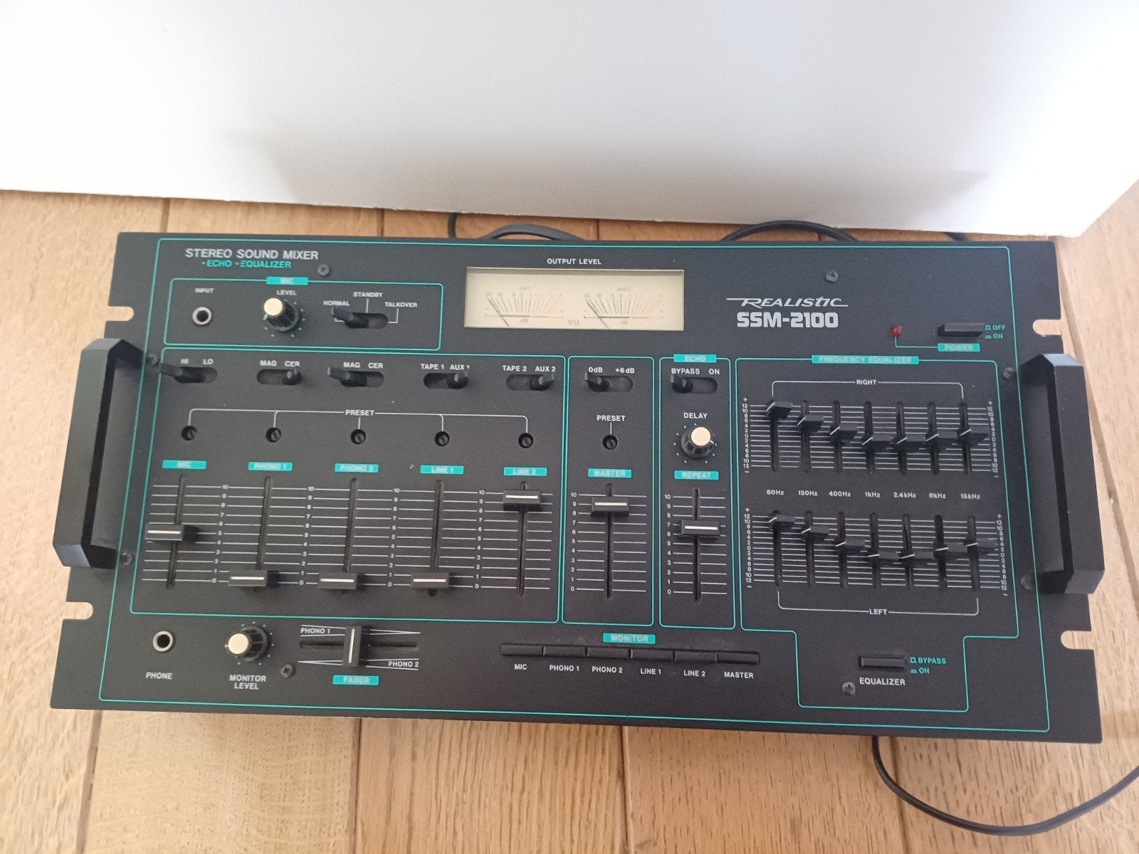 Realistc mengpaneel  / mixer, Muziek en Instrumenten, Ophalen, Gebruikt, Minder dan 5 kanalen, Microfooningang