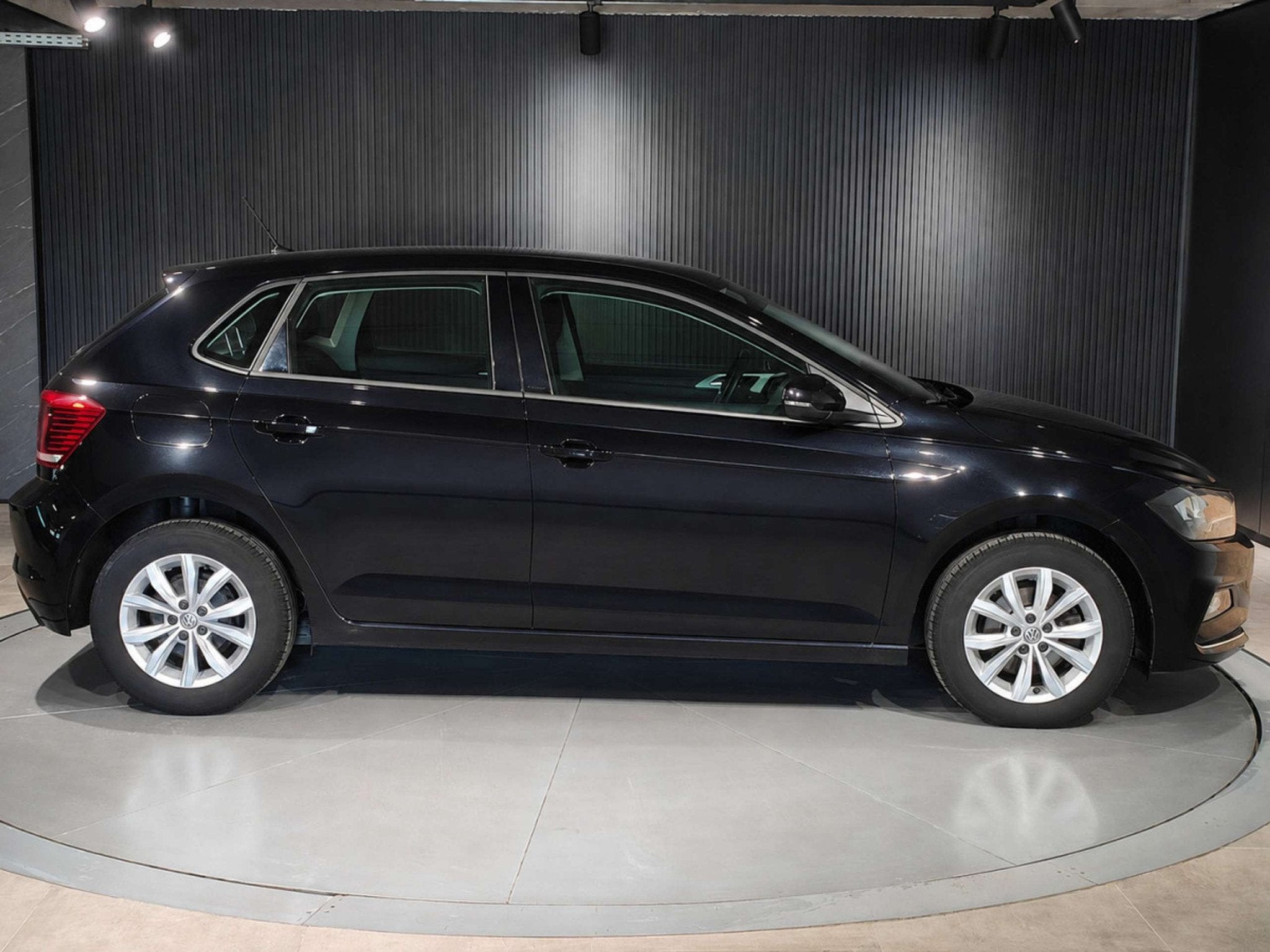 Volkswagen Polo 1.6 TDI CARPLAY BLUETOOTH CAMERA CAPTEUR AV/, Achat, Euro 6, Boîte manuelle, Alcantara