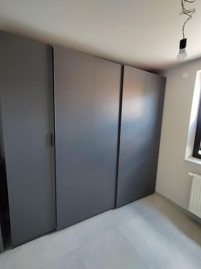 Grijze Kast | 2,5 m breed x 2,4 m hoog | Kleerkast, 200 cm ou plus, Comme neuf, Enlèvement, 200 cm ou plus