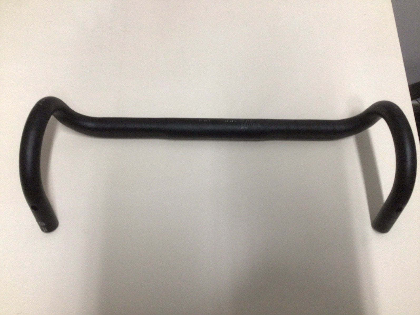 Guidon bontrager 44cm road elite isozone VR SF, Vélos & Vélomoteurs, Enlèvement ou Envoi, Comme neuf