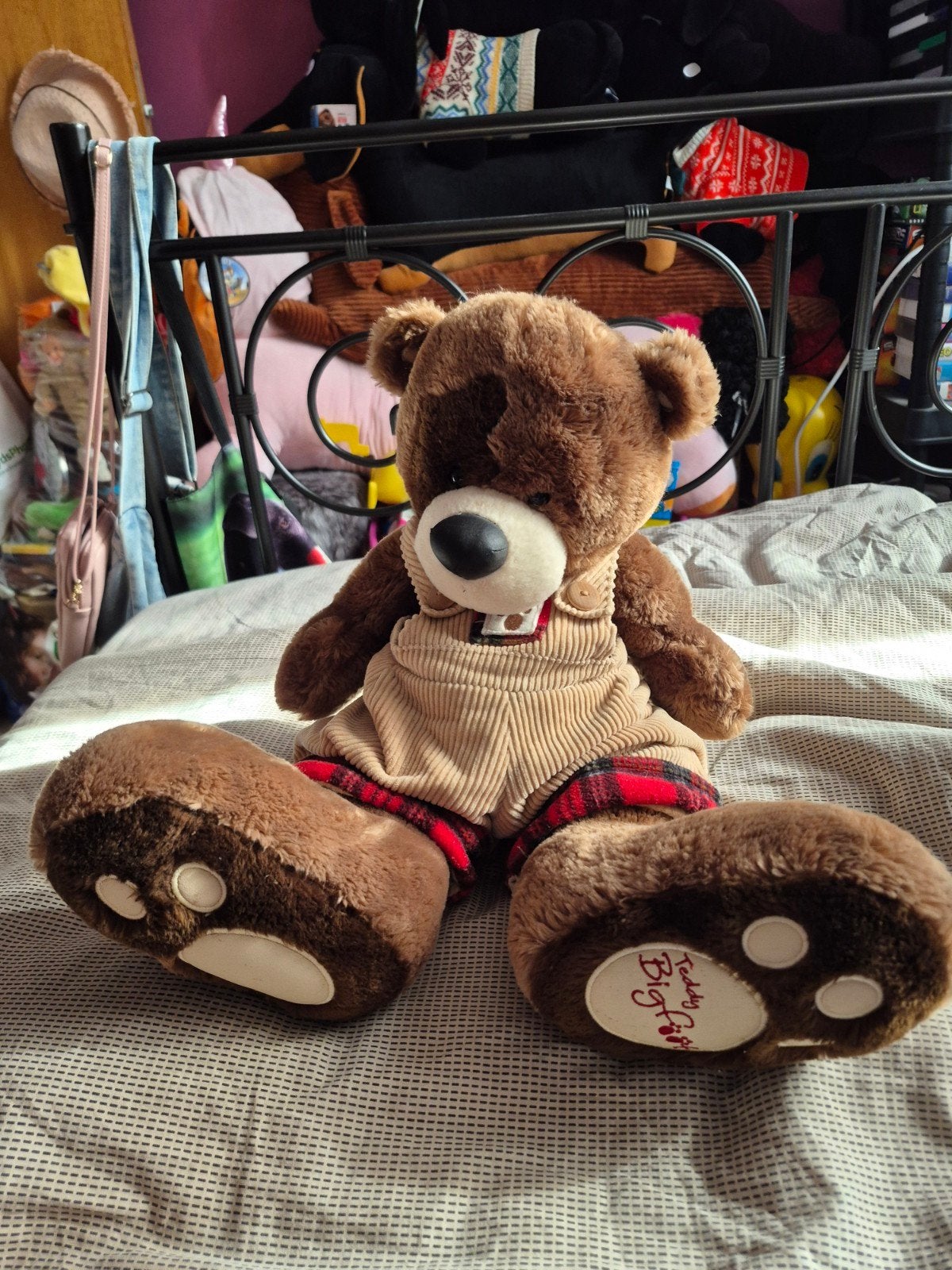Teddy bigfoot knuffel klein vlekje op salopet knuffel goede, Verzamelen, Ophalen of Verzenden