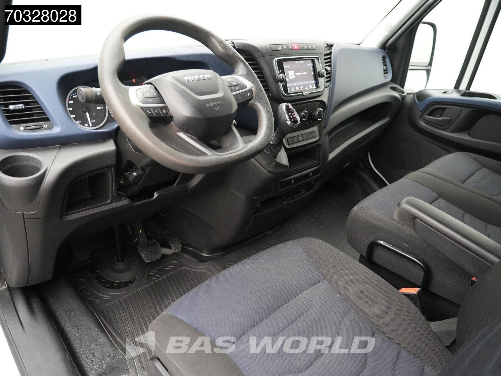 Iveco Daily 35S18 3.0L Automaat L2H2 3.5t trekhaak Camera 35, Automaat, Stof, Gebruikt, Euro 6