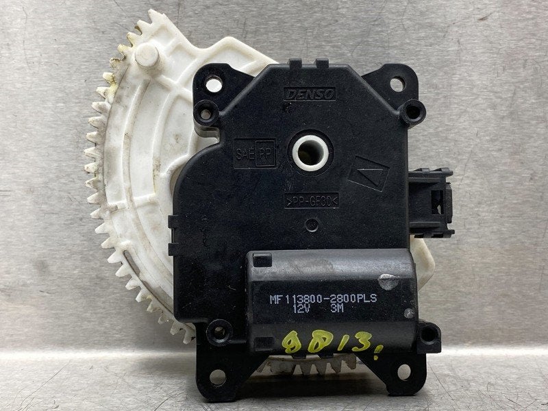 ACTIONNEUR MOTEUR VOLET CHAUFFAGE Toyota Auris (E15), Utilisé, Toyota
