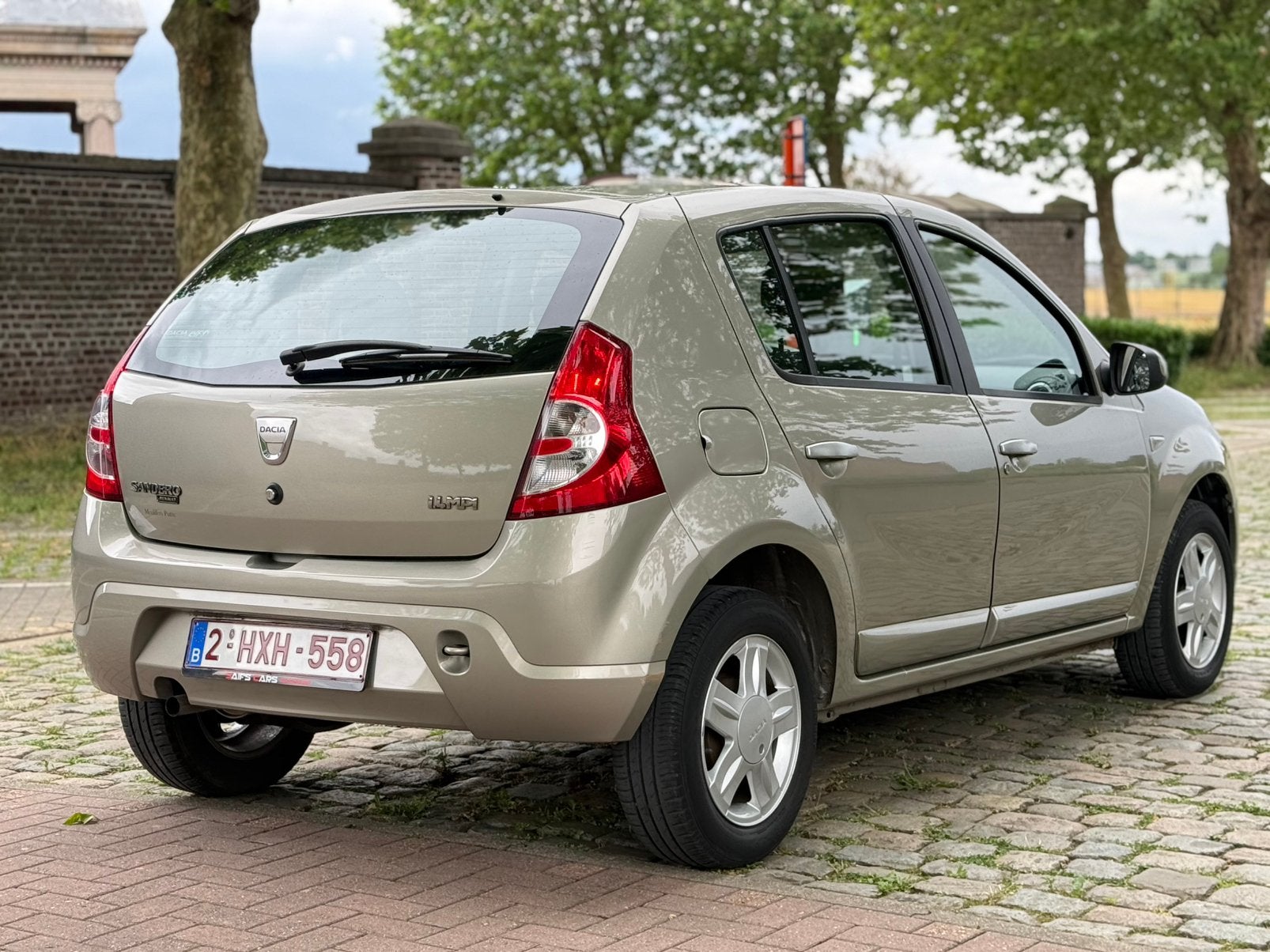 Dacia Sandero 1.4i - 44.000 KM !!  Gekeurd voor verkoop !!, Autos, Euro 5, Achat, Entreprise, Boîte manuelle