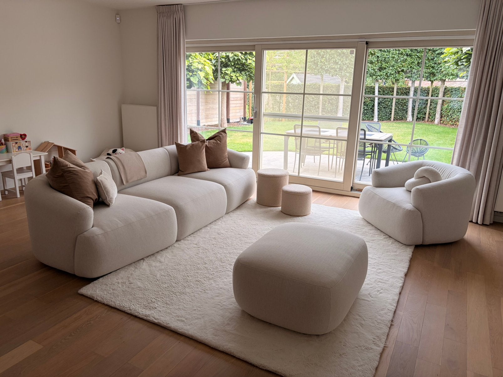 Modulaire 4-zits zetel met aparte fauteuil en poef, Huis en Inrichting, Ophalen, Zo goed als nieuw, Stof
