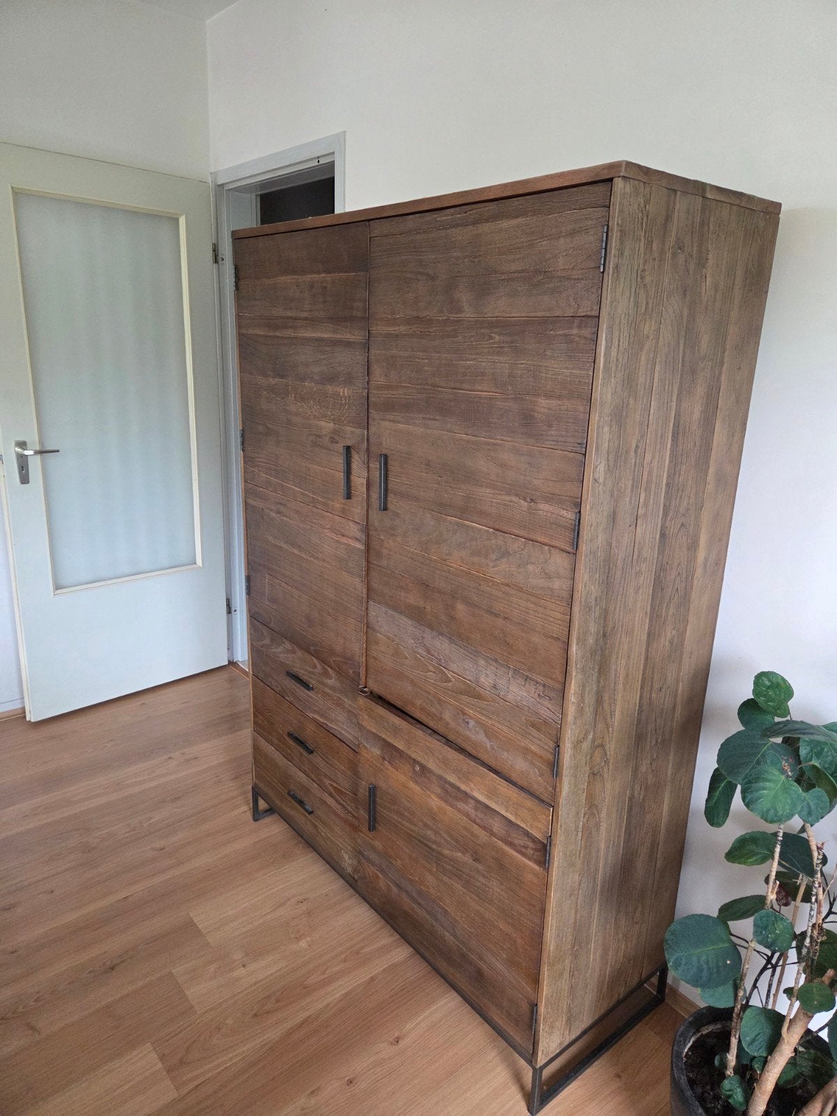 Superbe armoire Juntoo au look bois tendance, 172,5 x 120 cm, Maison & Meubles, 25 à 50 cm, 100 à 150 cm, Utilisé, Avec tiroir(s)