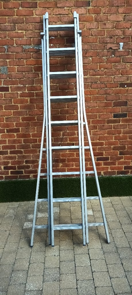 Échelle 3 x 9 marches, Pliable ou rétractable/escamotable, Échelle, Enlèvement, Utilisé
