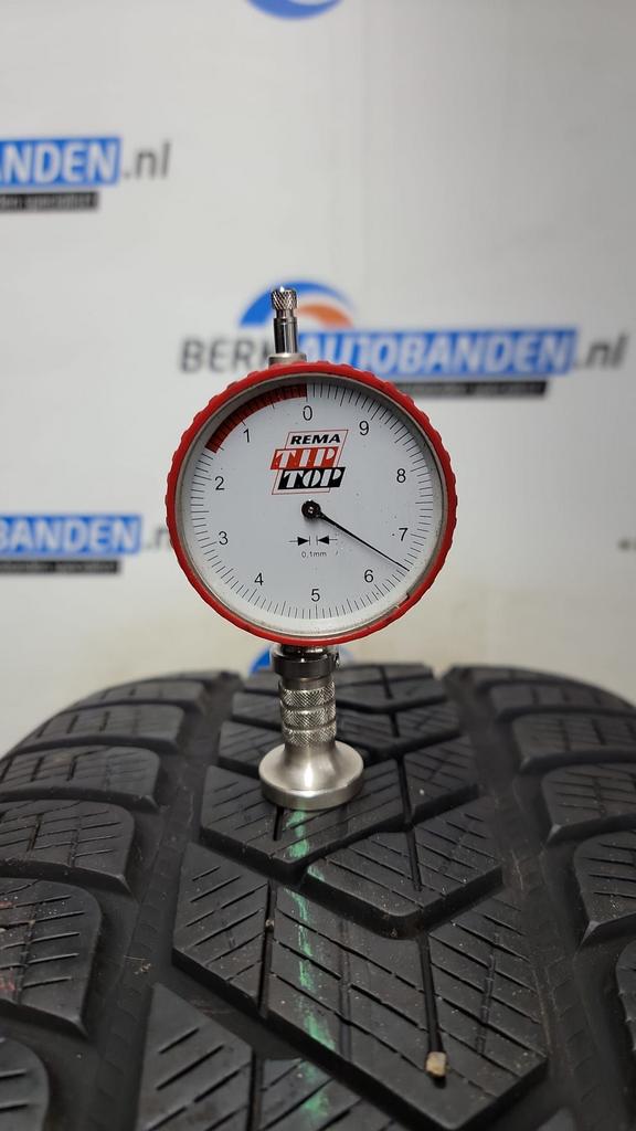 2x Pirelli Scorpion Winter 235/60 R17 106H 235/60/17 2356017, Auto-onderdelen, Banden en Velgen, Gebruikt, -, -, 17 inch
