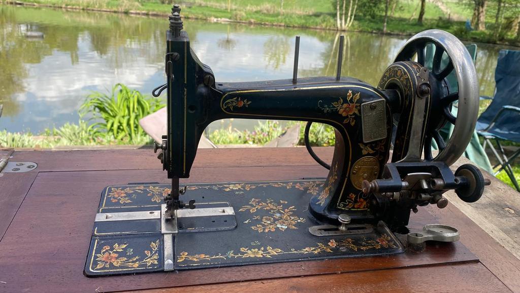 Ancienne machine a coudre britzner, Enlèvement