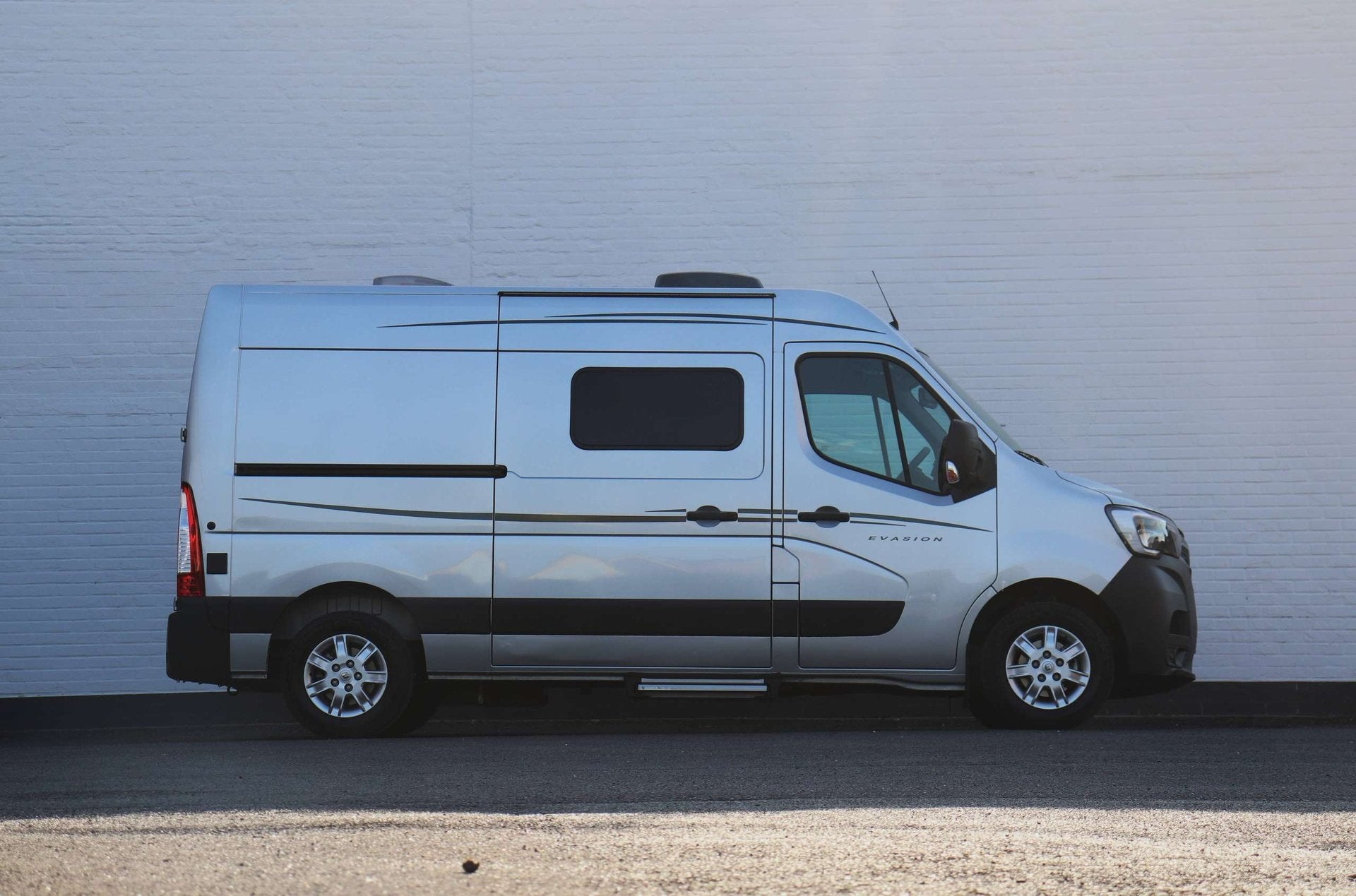 Renault Master Van XS Font Vendome 2.3 D Camper - 4 Seat/Cru, 100 kW, 4 zetels, Stof, Gebruikt