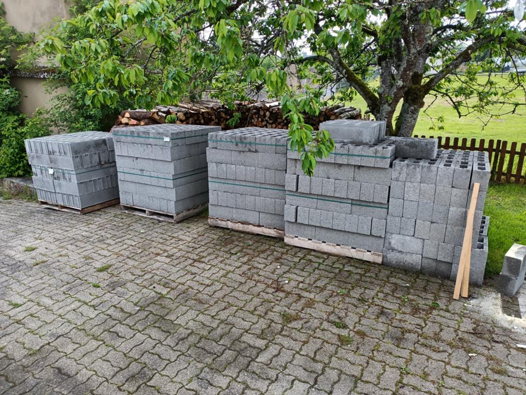 Bloc béton, Ophalen, Nieuw
