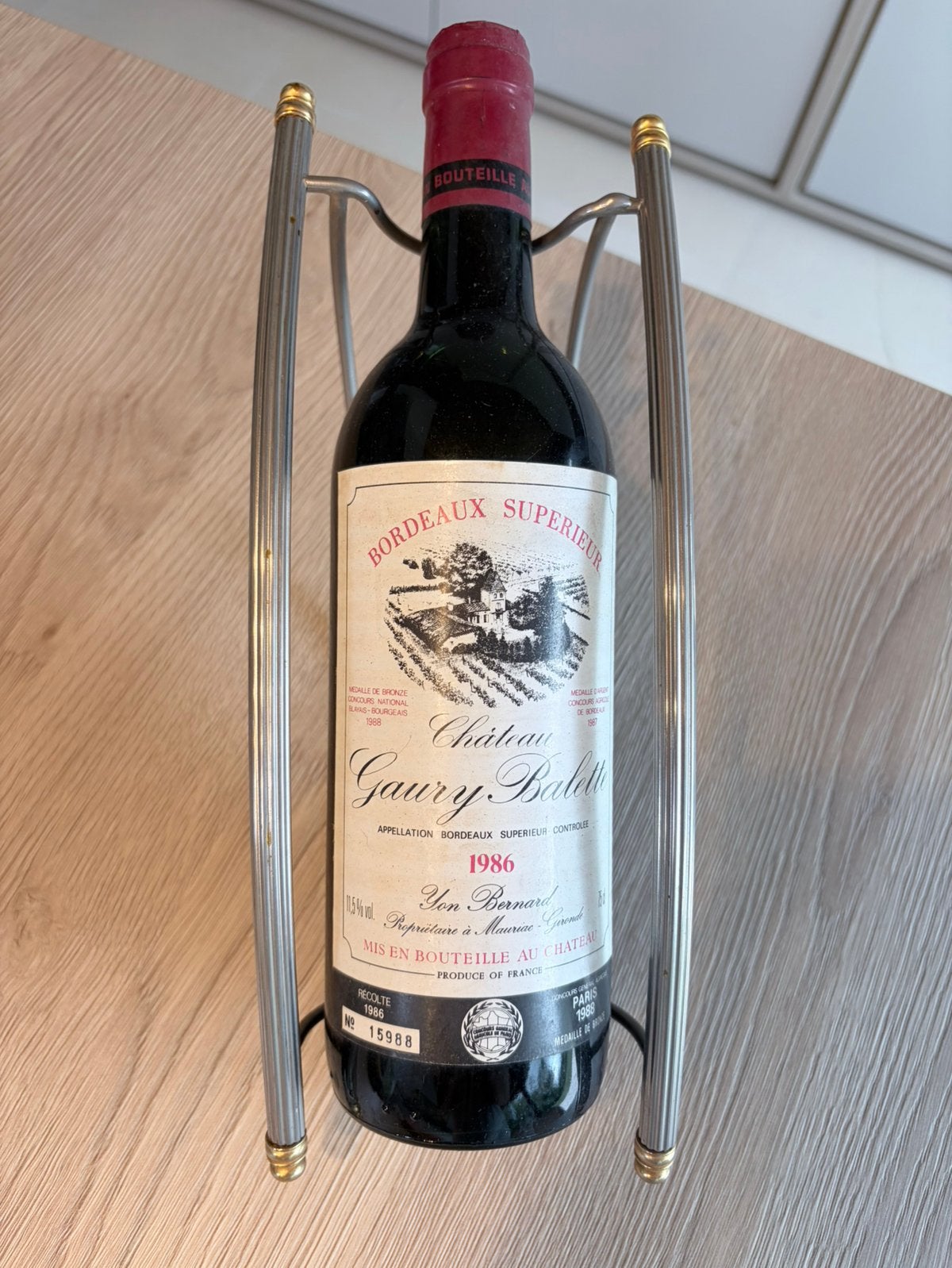 Après décès, une sélection de vins anciens est en vente., Enlèvement, Neuf, Vin rouge, Pleine