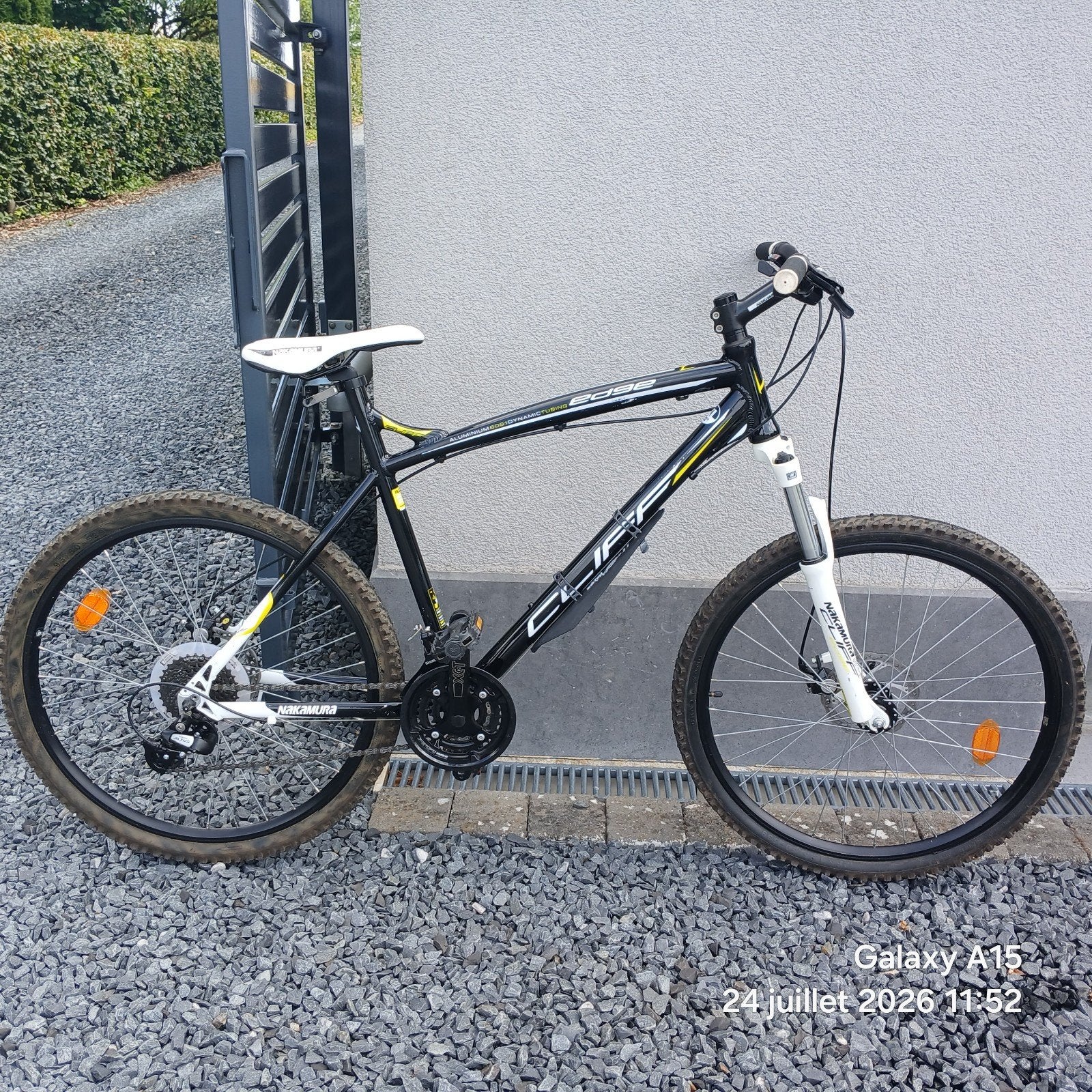 VTT homme xl 22' roues 26'