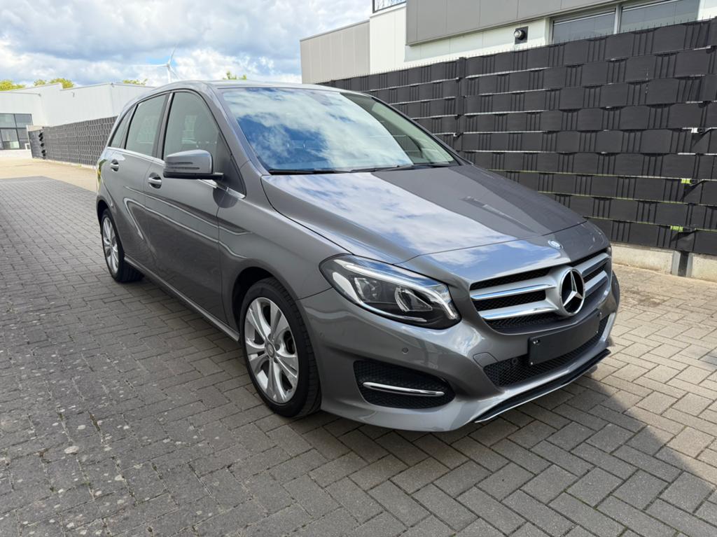 Mercedes B160 benzine / 2016 / 27.000 km, Auto's, Mercedes-Benz, 75 kW, Euro 6, 4 cilinders, Leder en Stof