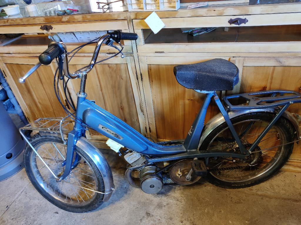 Motobecane cady brommer, Fietsen en Brommers, Brommers | Oldtimers, Klasse A (25 km/u), Ophalen