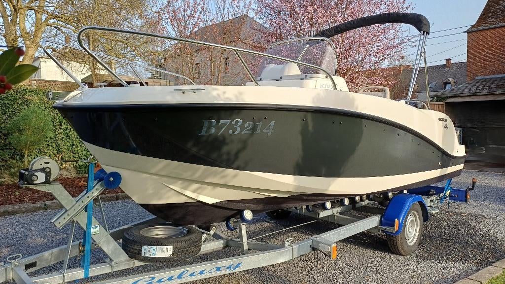 Bateau Quicksilver 555 open, Sports nautiques & Bateaux, Bateaux à moteur & Yachts à moteur, Enlèvement