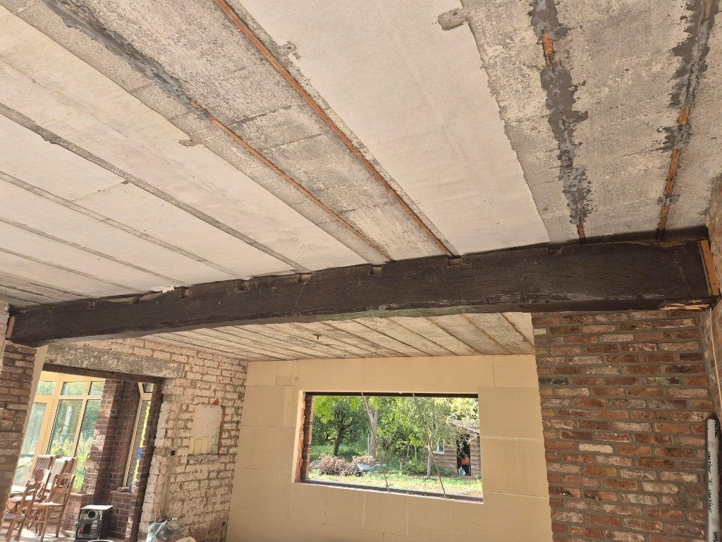 une poutre en chêne 5,7 m, 50 mm ou plus, 300 cm ou plus, Chêne, Enlèvement