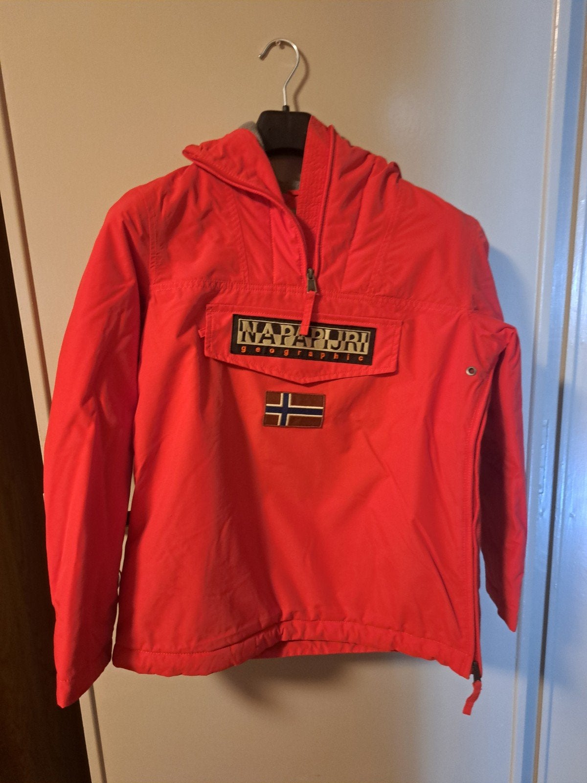 Mooie jas van napapijri, Ophalen