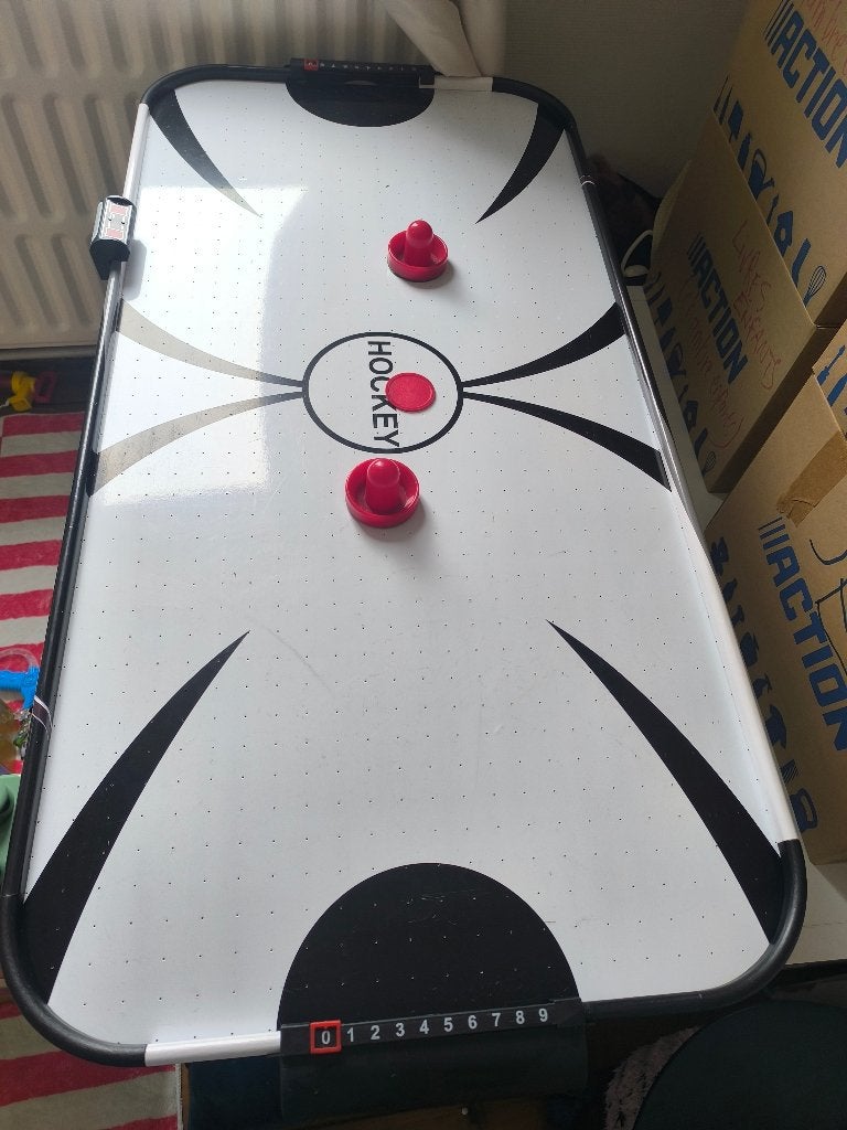 Table air hockey, Enlèvement, Utilisé